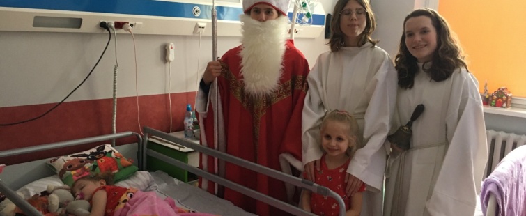 Powiększ obraz: Mikołaj w szpitalu